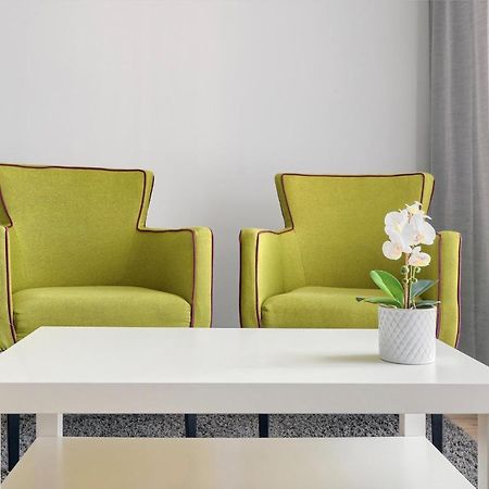 Raisson Aparthotel D86 Хан Шатыр Астана Екстериор снимка